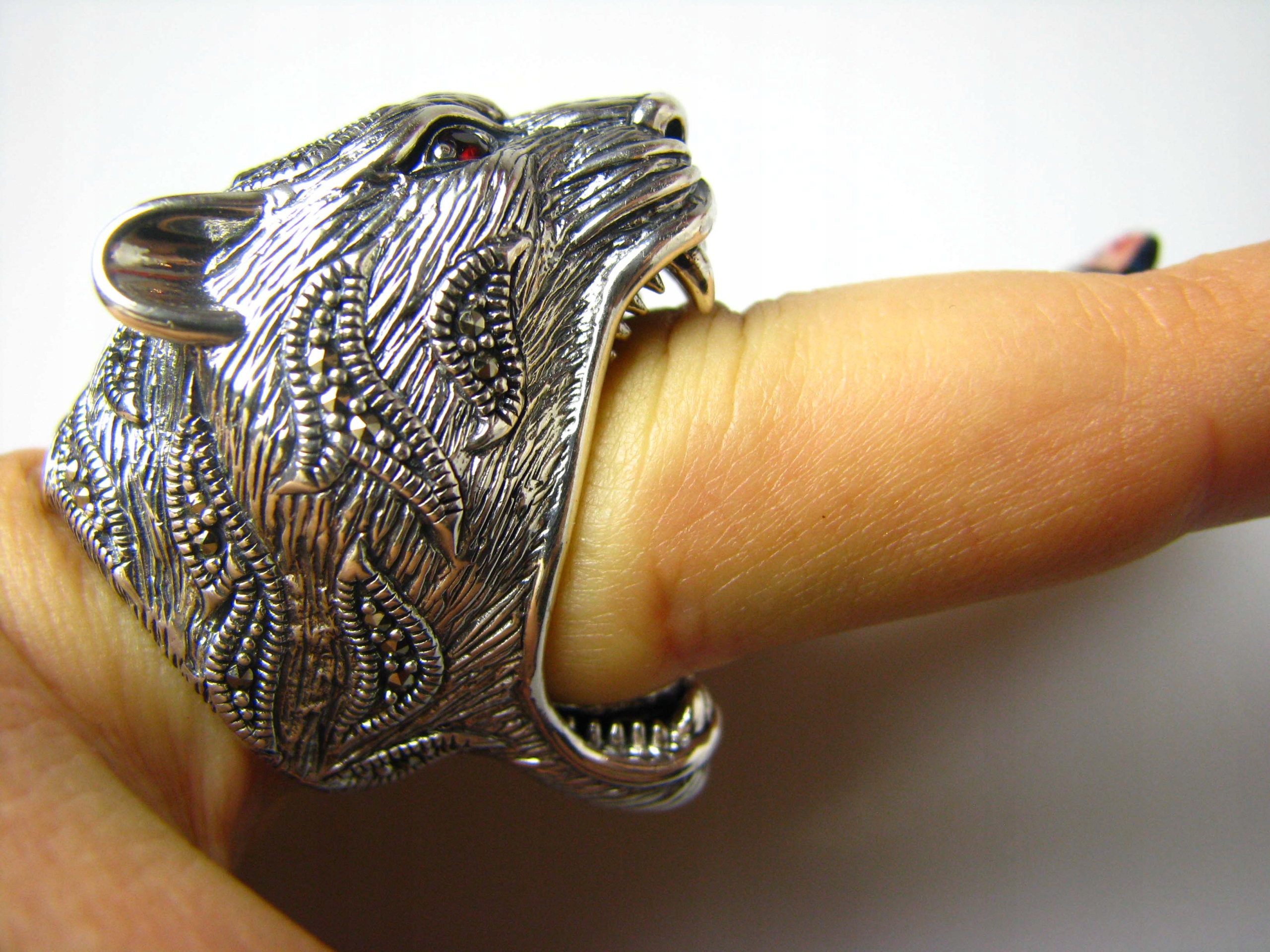 1557 Gigant Prsteň LUX TIGER Marquise Silver