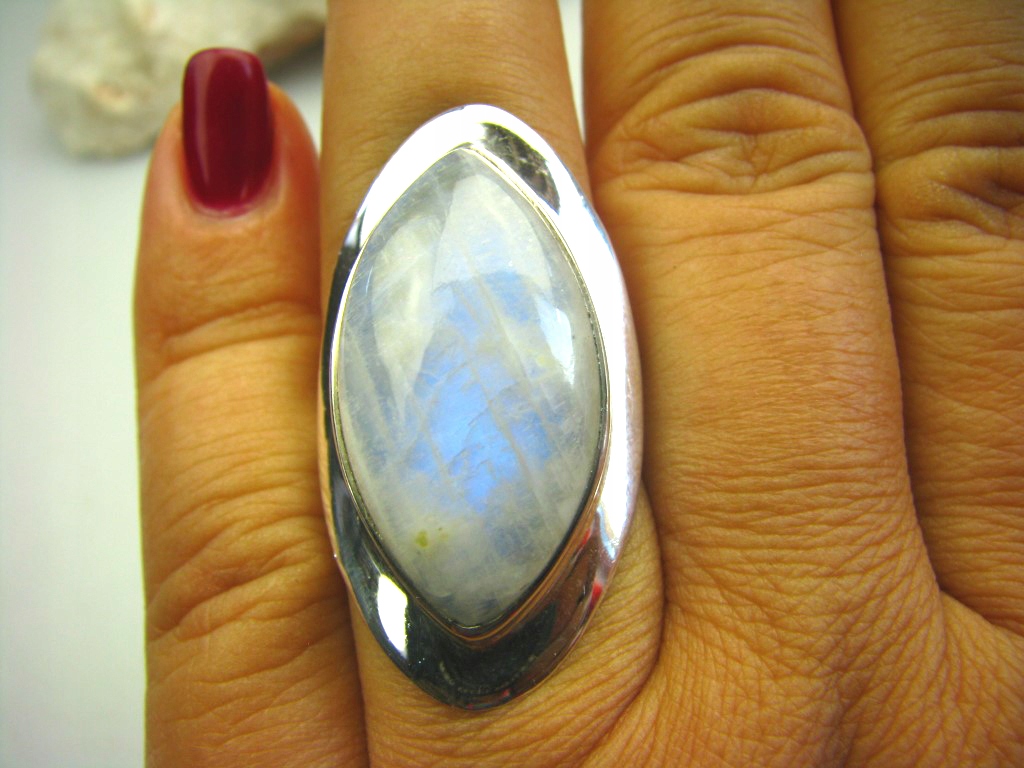 Prsteň 1743 BIG LUX Moonstone strieborný 9