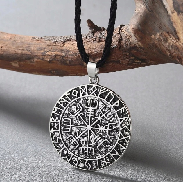 Amulet s runami