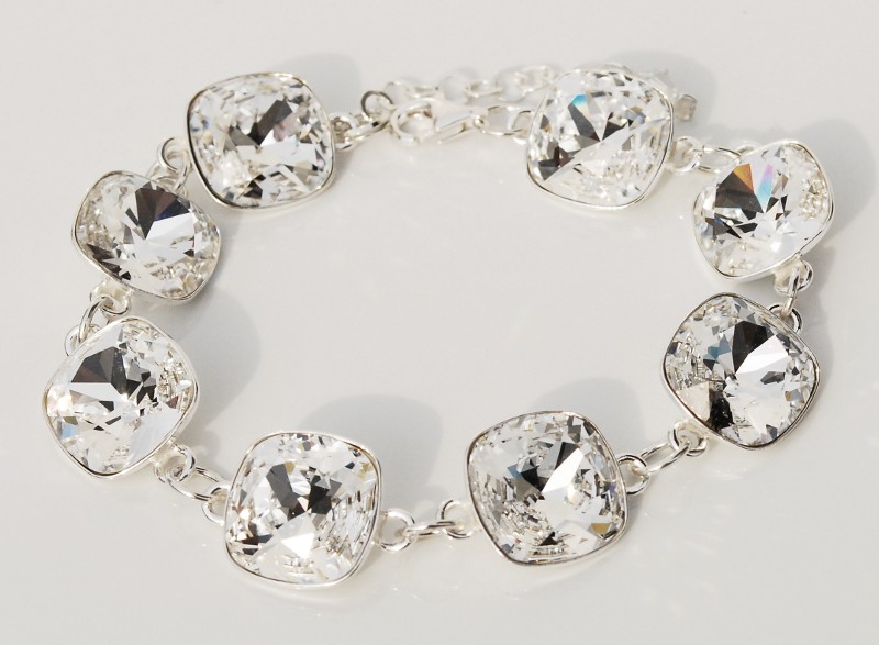 NÁRAMOK S NÁMESTÍM SWAROVSKI CRYSTALS