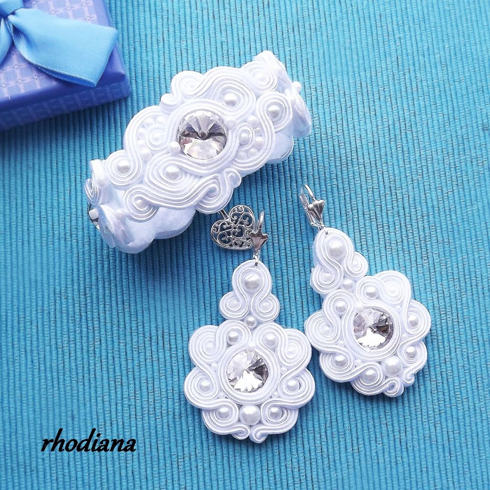 Biele soutache náušnice s náramkom svadobné