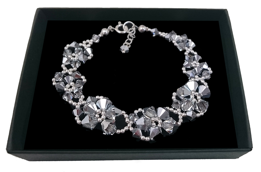 SVADOBNÝ náramok vyrobený z kryštálov SWAROVSKI CAL 1992