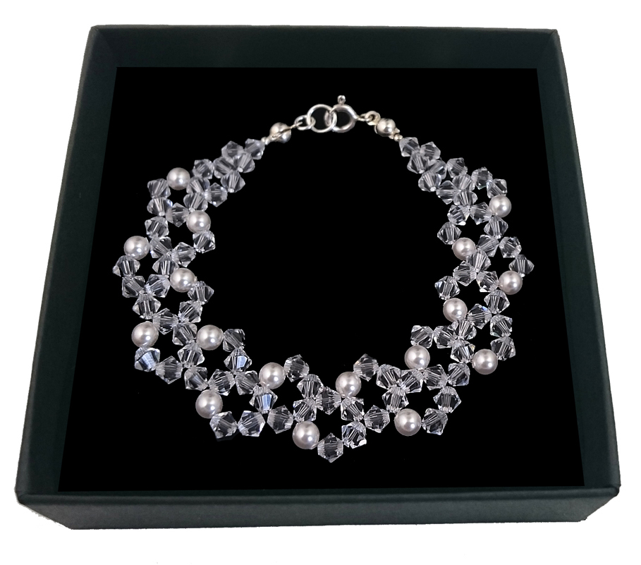 Svadobný náramok vyrobený z krištáľov SWAROVSKI 1976