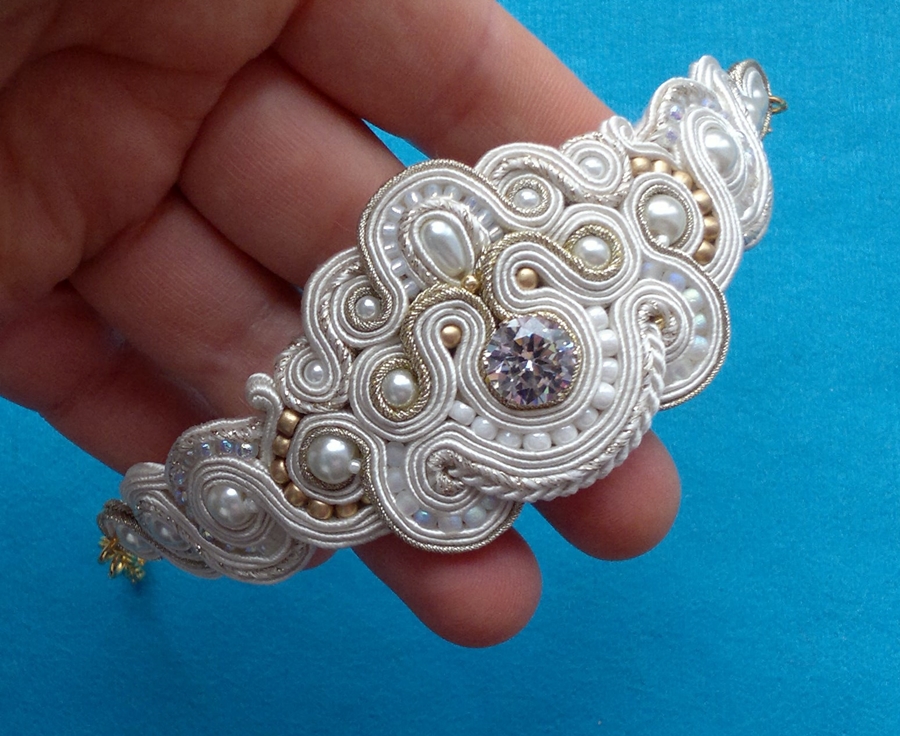 Náramok Soutache Ecru & Gold, kubický zirkón