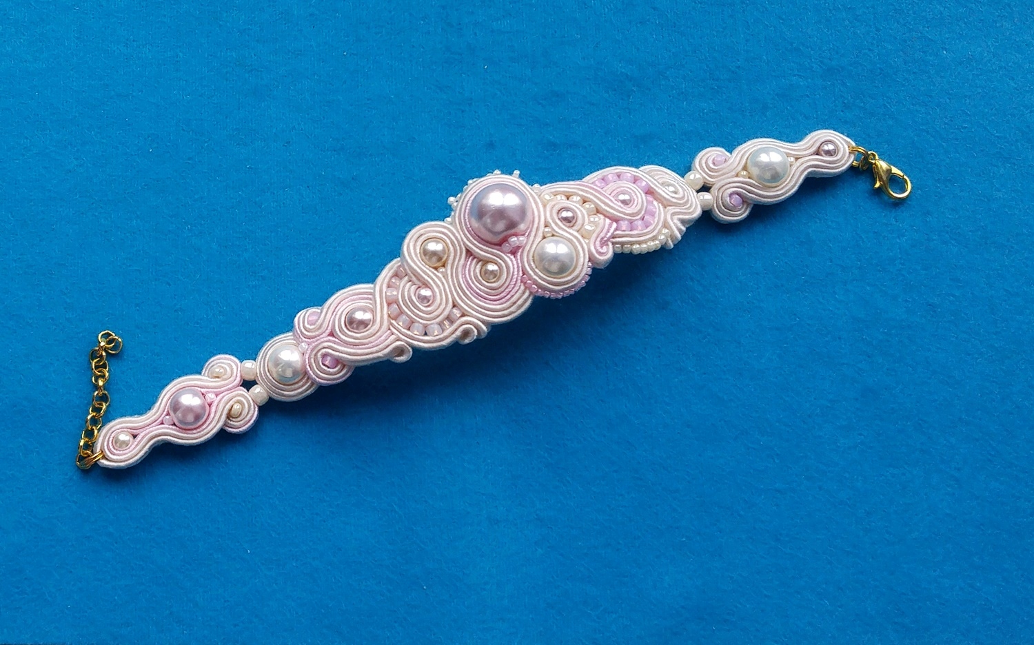 Náramok Soutache Krémovo ružový