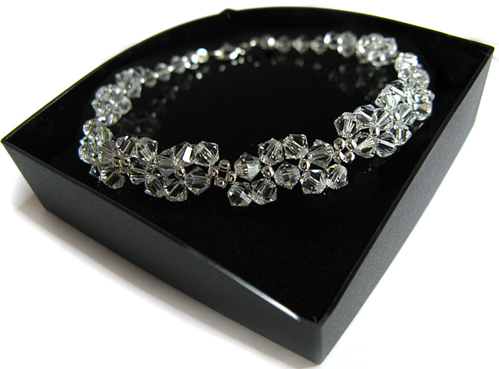Náramok vyrobený z krištáľu Swarovski 357