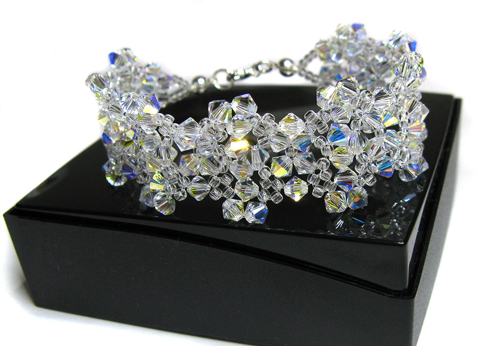 Náramok vyrobený zo Swarovski Crystal AB