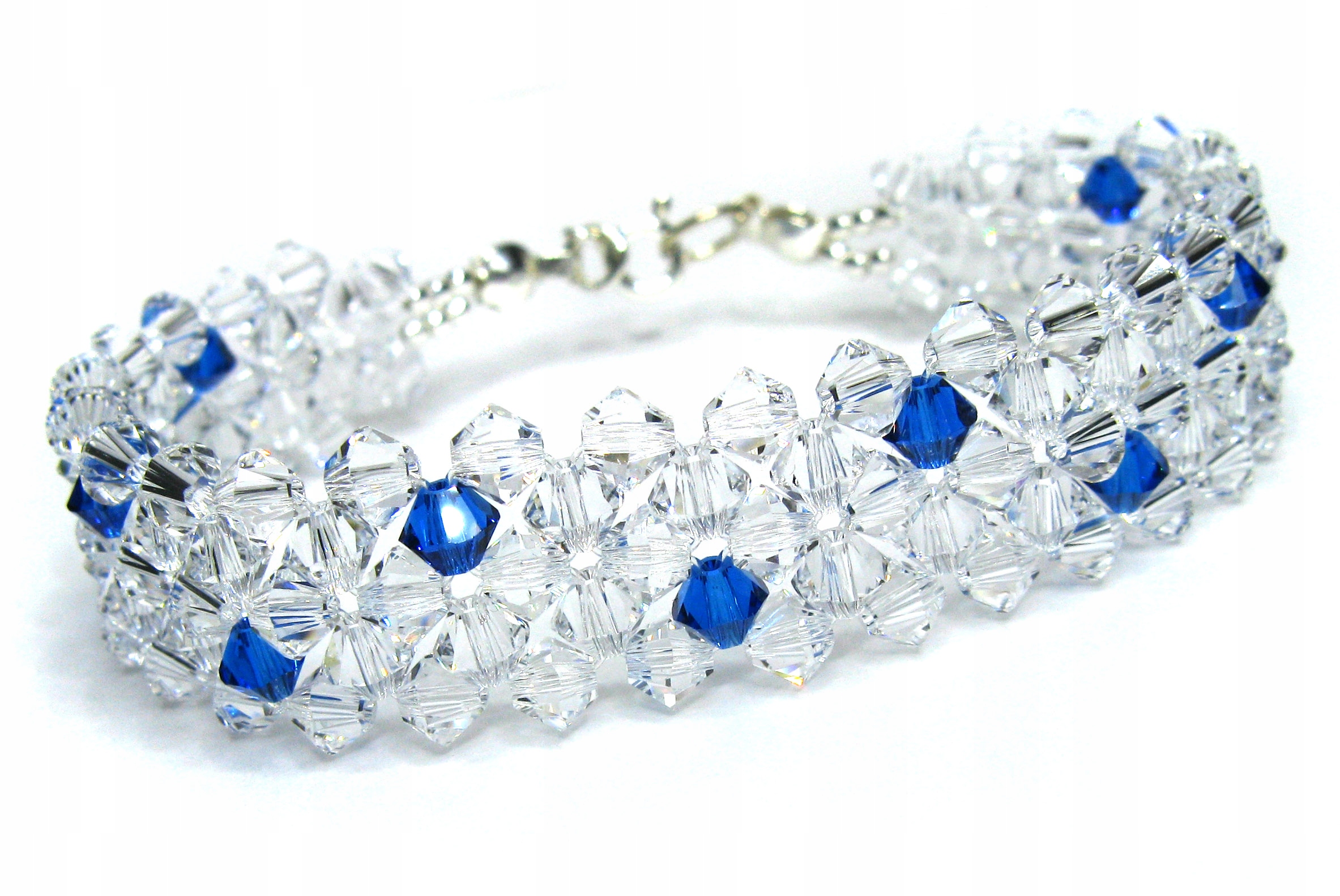 Náramok vyrobený z krištáľovo modrej Swarovski