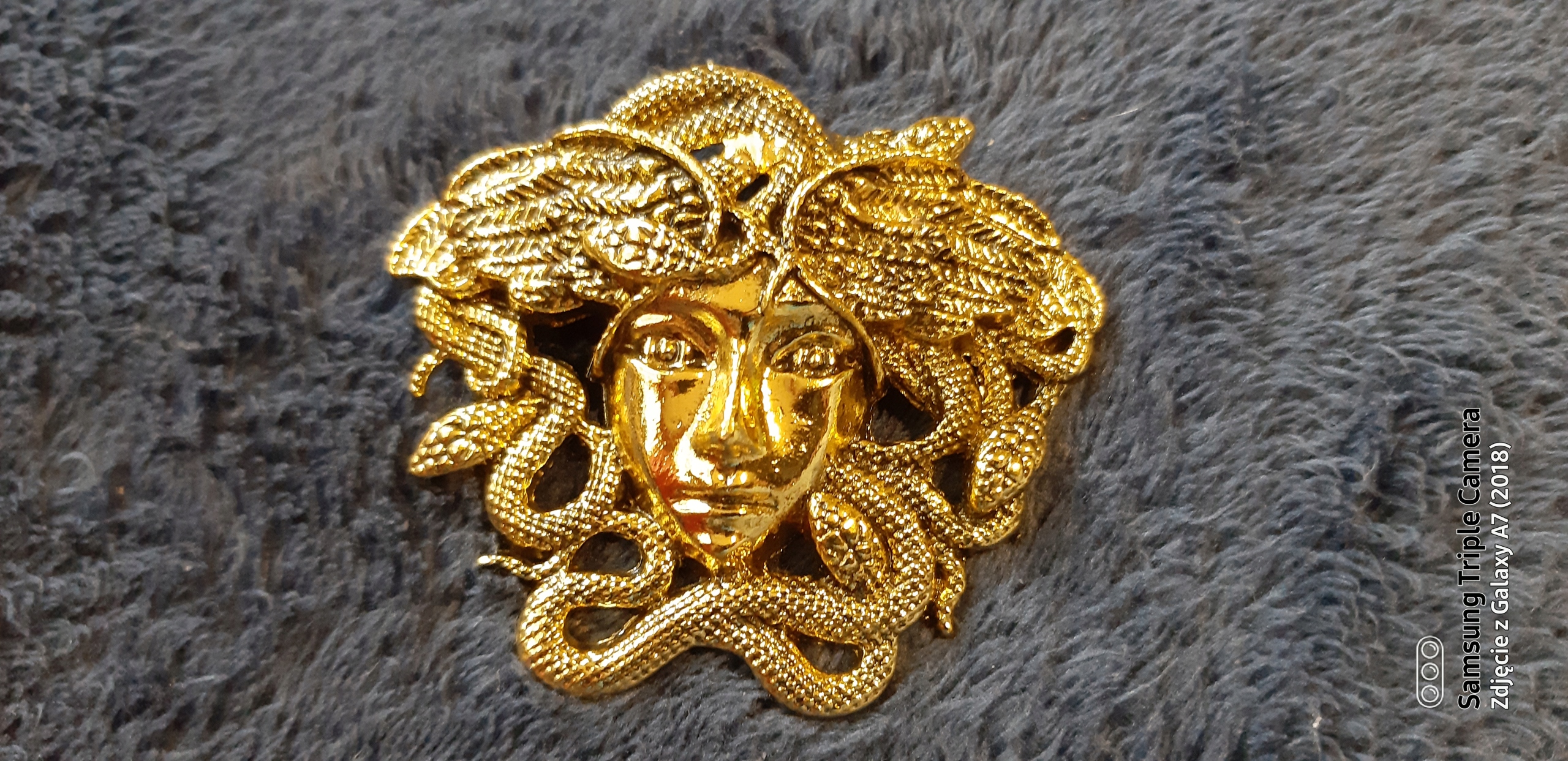 Brošňa prívesok 62 x 55 mm Versace