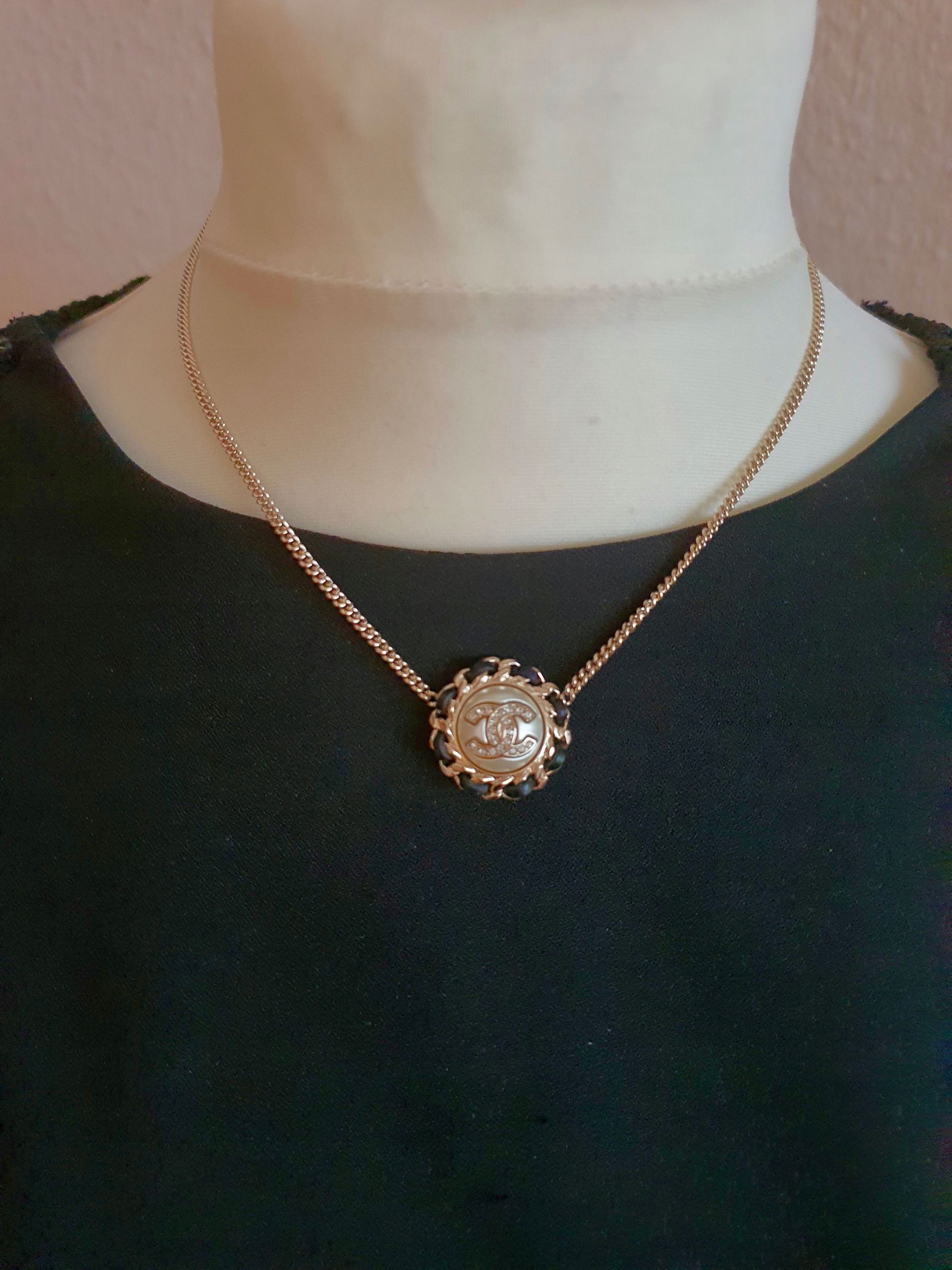 Chanel Classic náhrdelník. Nový