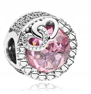 CHARMS to Pandora spojil srdcia so zirkónmi s925