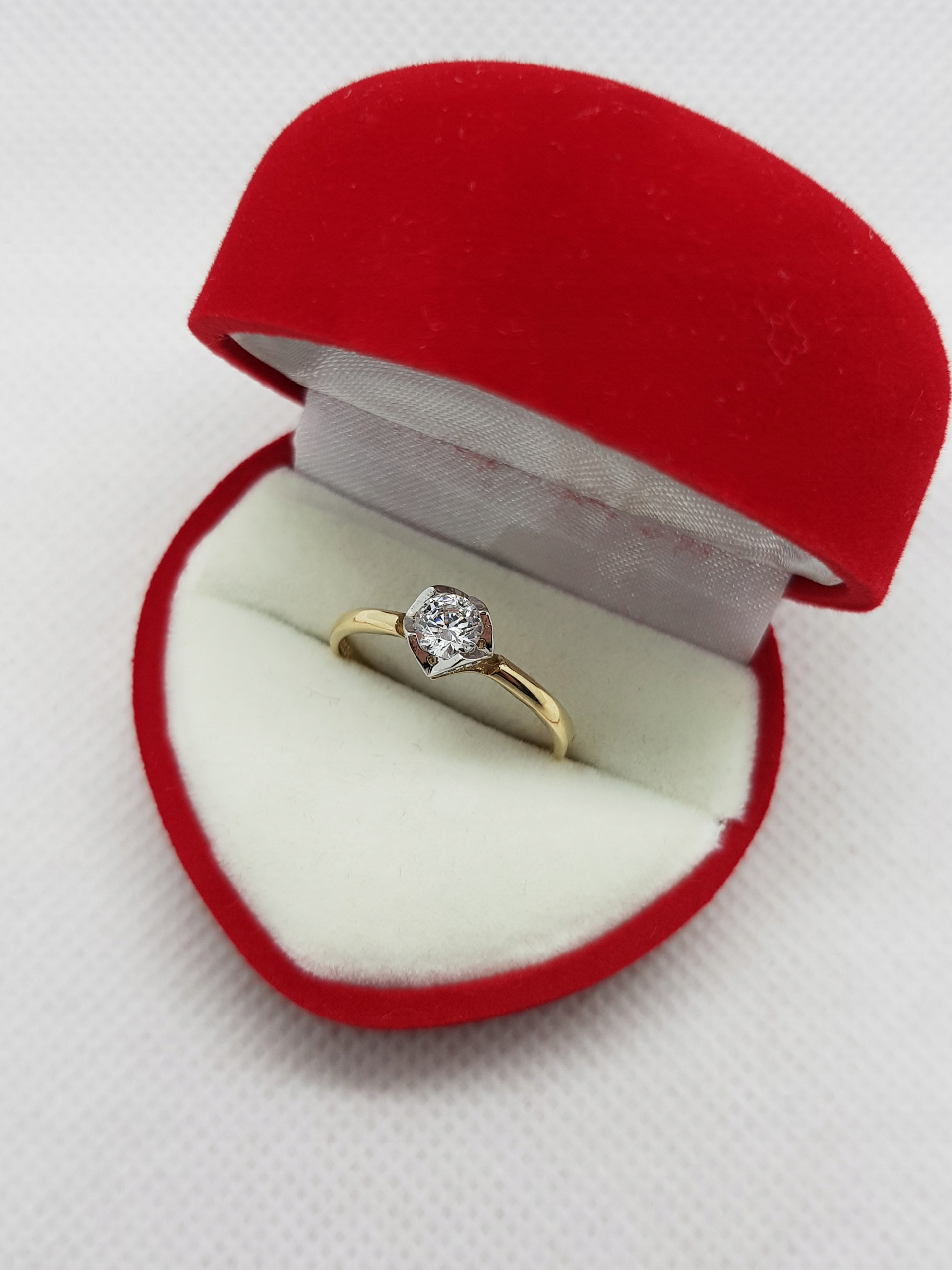 ELEGANTNÝ ZLATÝ KRÚŽOK 333 1,7 G R.16 NOVINKA