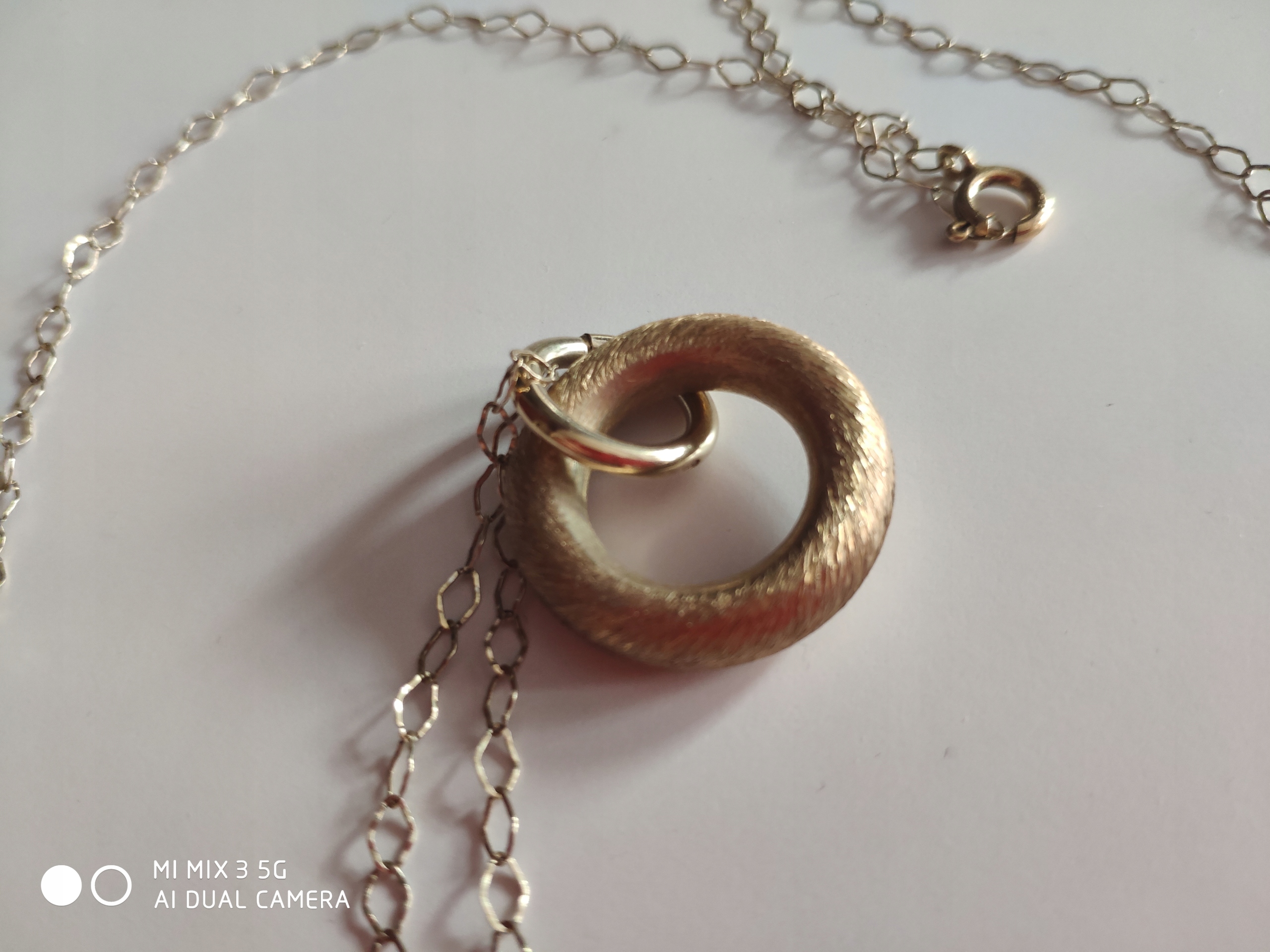 Jediný kefovaný náhrdelník pneumatiky Silver Golden