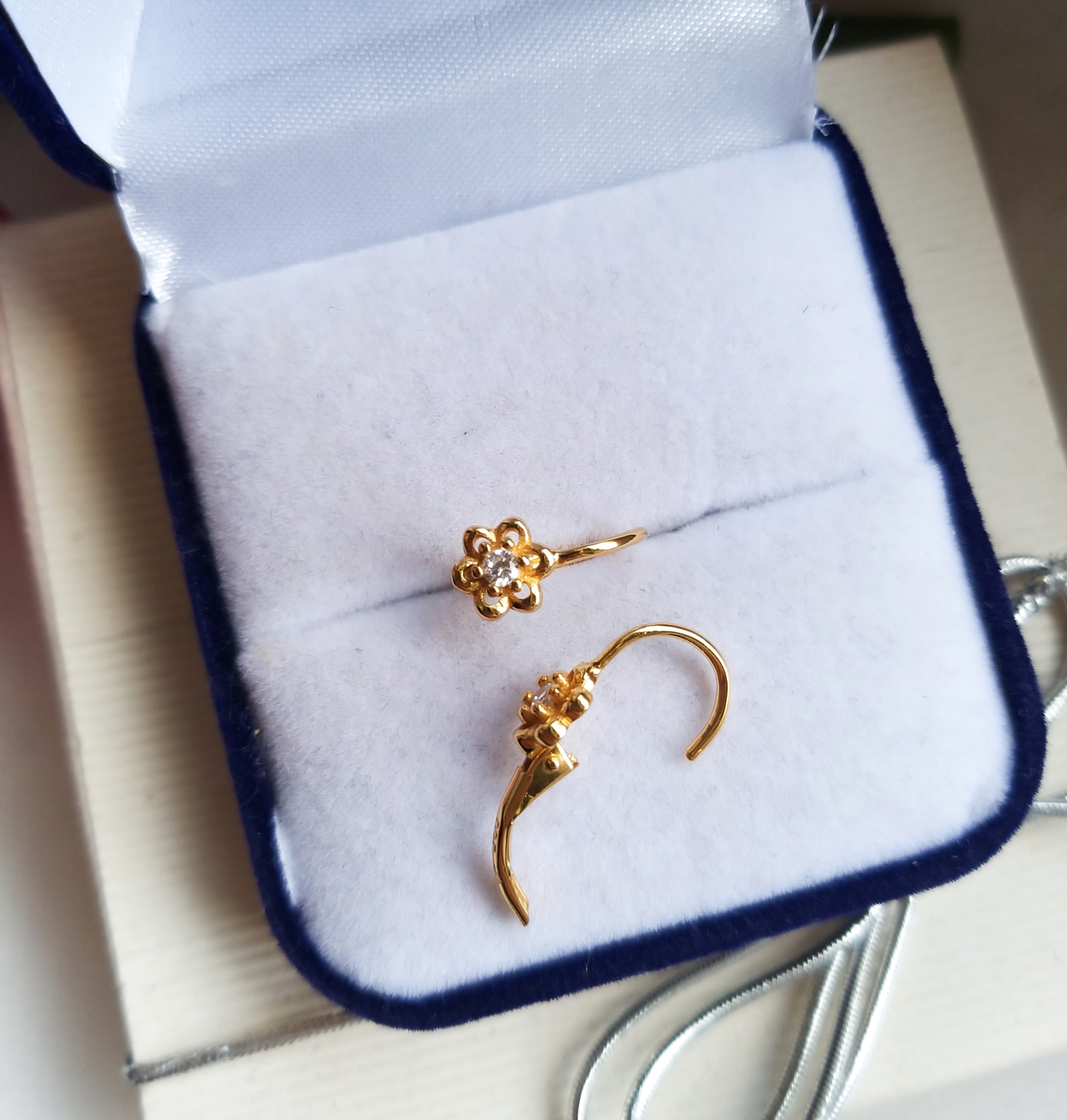 DETSKÉ NÁUŠNICE STERLING SILVER 925 kvet GOLD GOOSTO