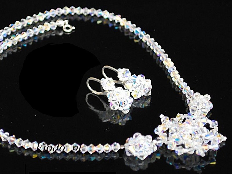SVADBA S KVETOM SWAROVSKI dúhovým