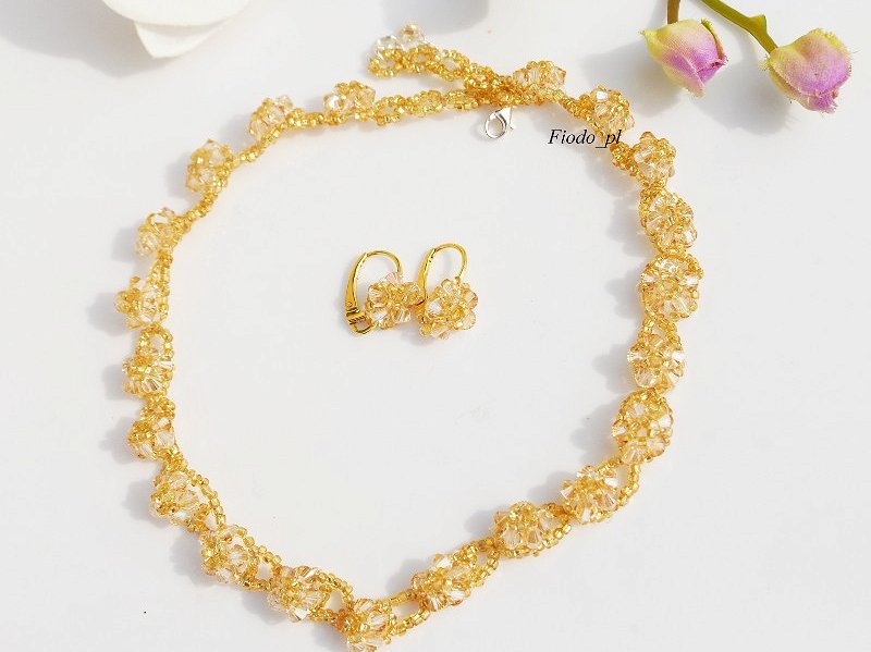 STARÁ ZLATÁ ČIPKA AKO SWAROVSKI