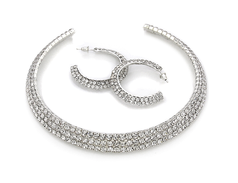 SADA SVADOBNEJ SADY A NÁUŠNICE SWAROVSKI