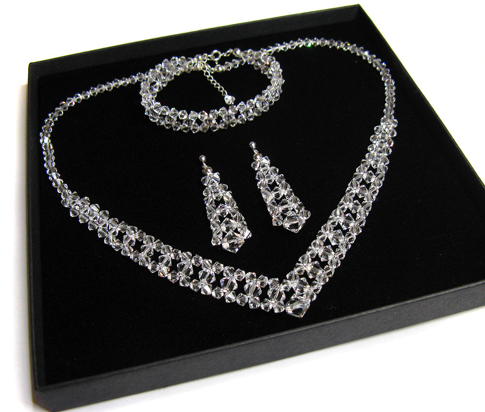 Svadobná sada vyrobená z kryštálov Swarovski CRYSTAL 507