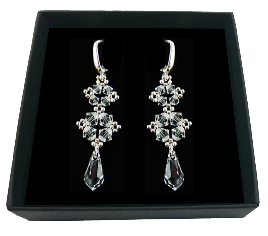 SVADOBNÉ náušnice vyrobené z kryštálov SWAROVSKI 1649