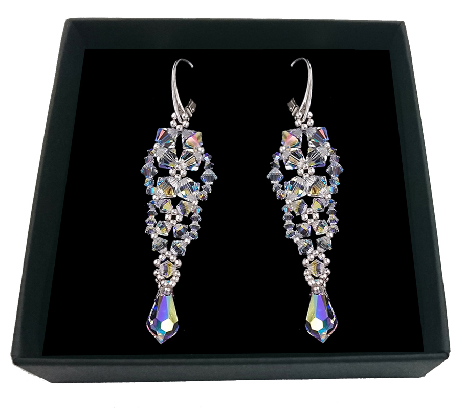 SVADOBNÉ náušnice vyrobené z kryštálov SWAROVSKI 1958