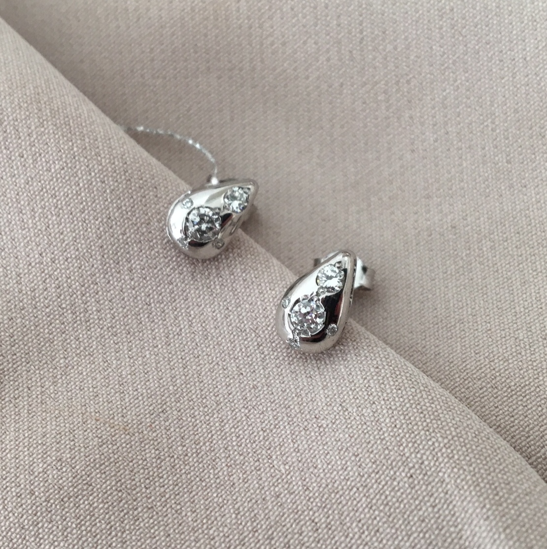 Náušnice s bielym zlatom s diamantmi 0,35ct