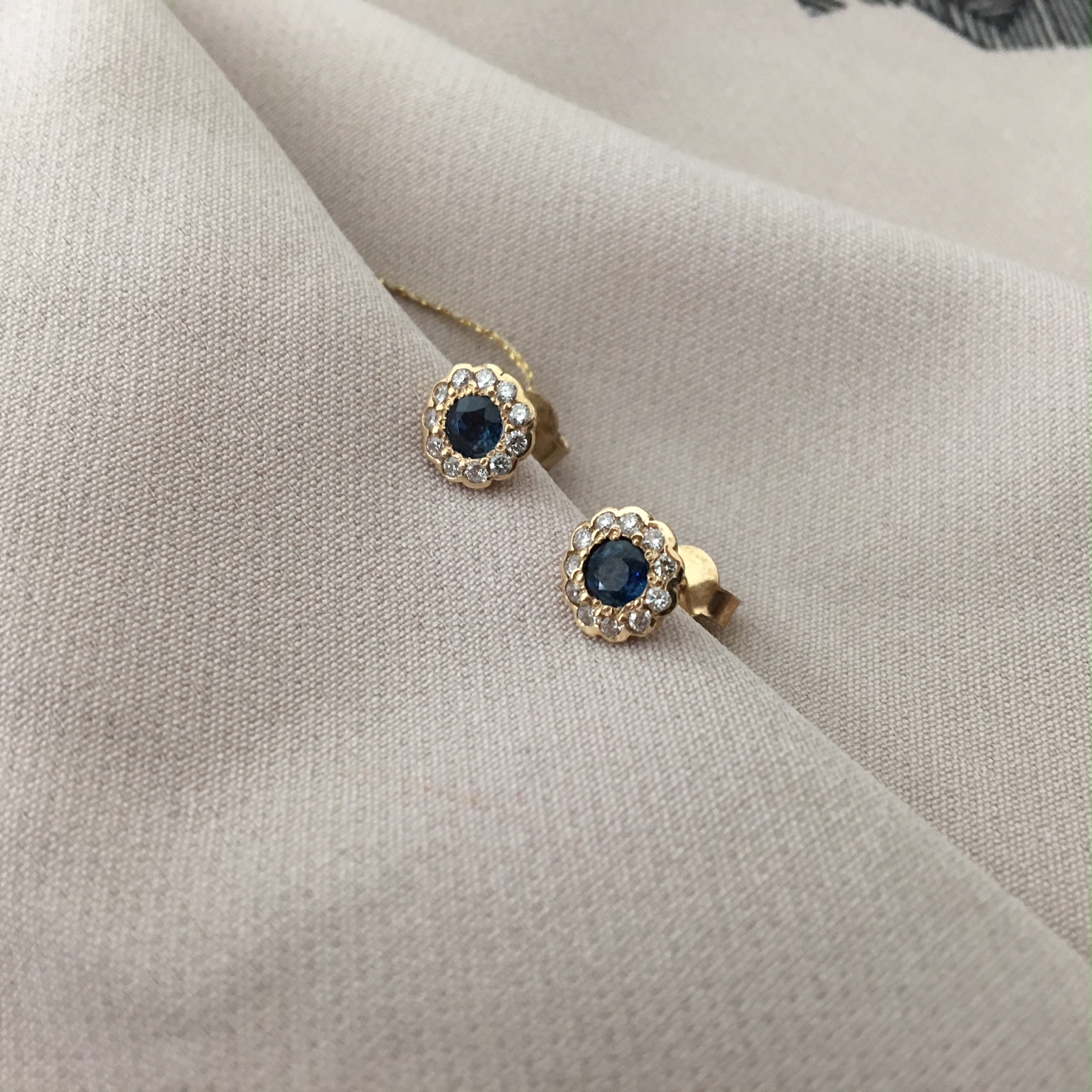 Žlté zlaté náušnice s diamantmi 0,30ct Sapphire