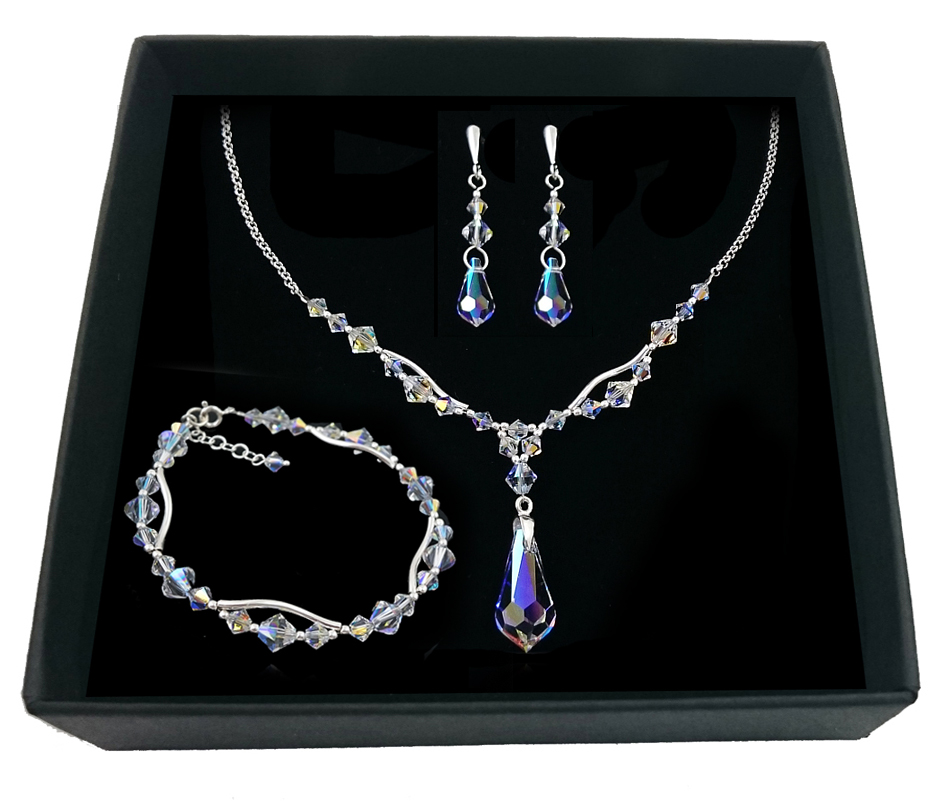 Svadobná sada vyrobená z krištáľov SWAROVSKI 1326