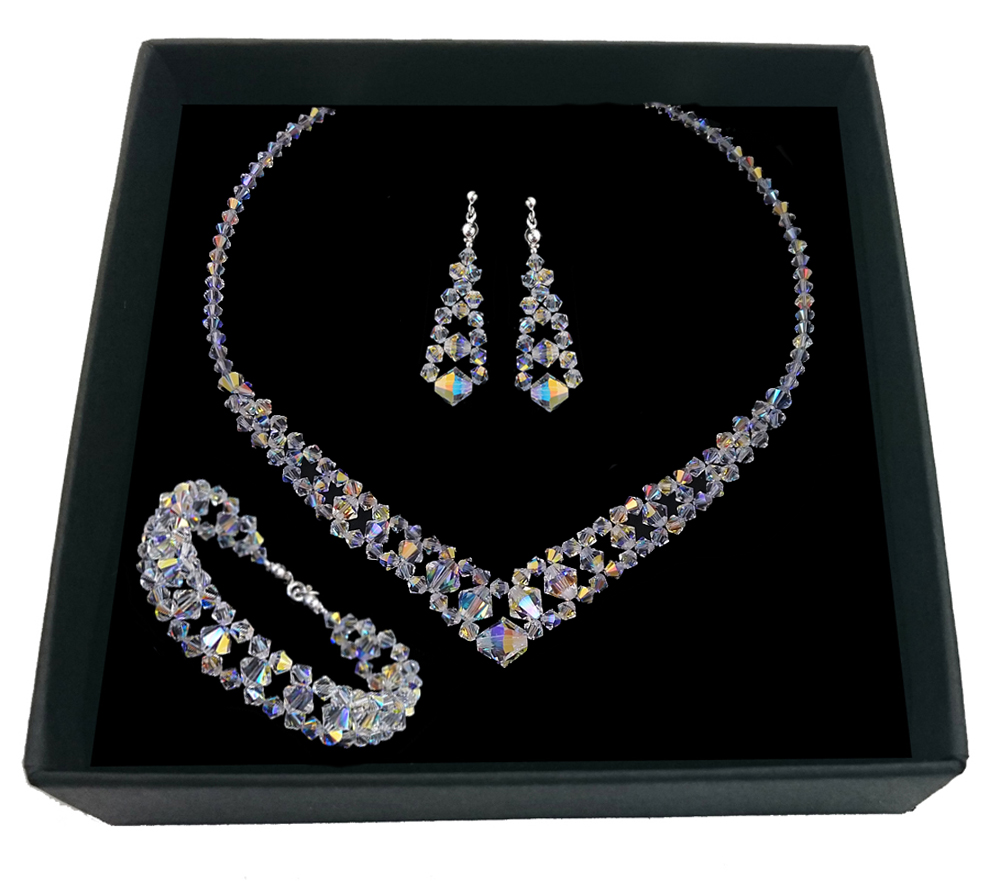 Svadobná sada vyrobená z kryštálov SWAROVSKI 582