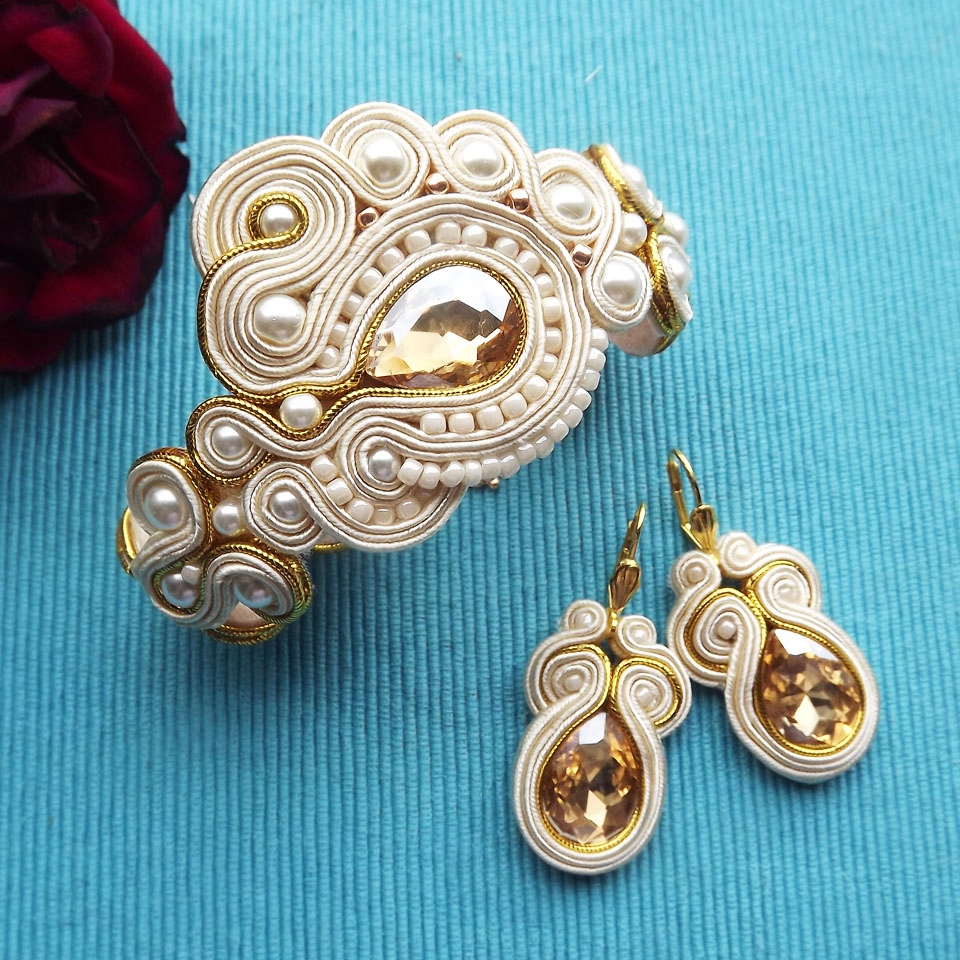Sada svadobného náramku Soutache v krémovej a zlatej farbe