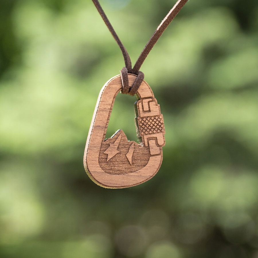 Retiazkový náhrdelník drevené lezecké remienky