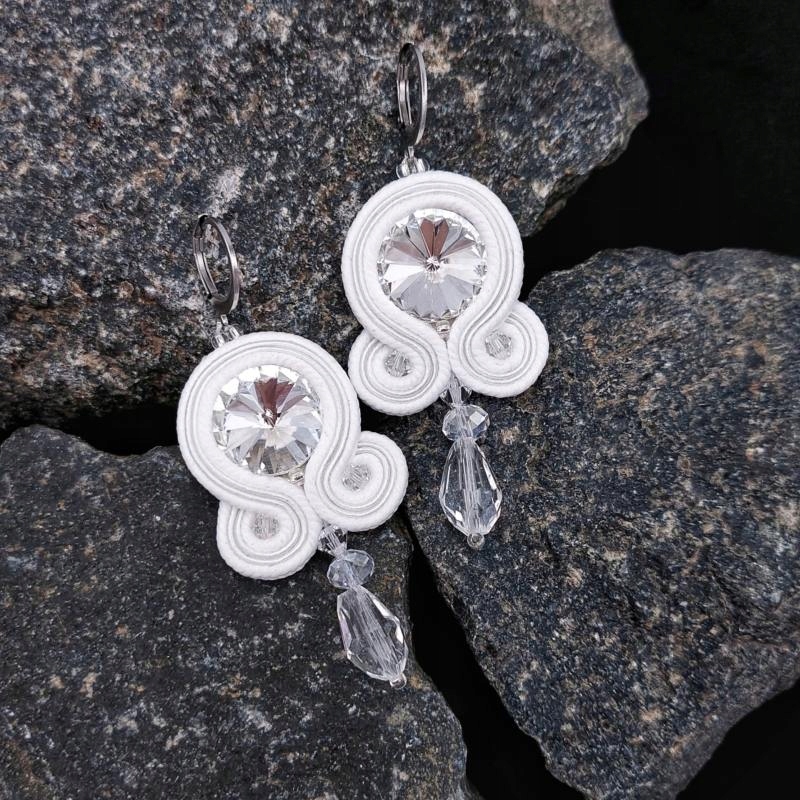 „Mia“ '' svadobné náušnice soutache biele striebro