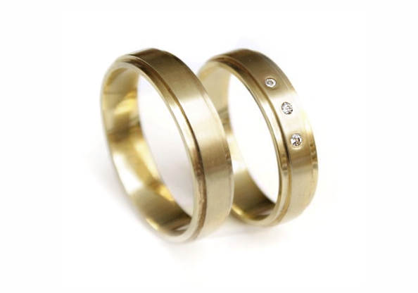 SVADOBNÉ ZLATÉ PRSTENE / PR.585 / 4MM / MODEL / 34A