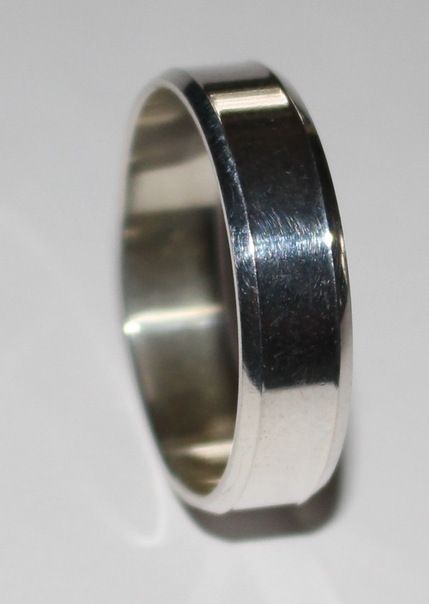 Strieborný snubný prsteň Pr.925, 4,1 gr. R 22