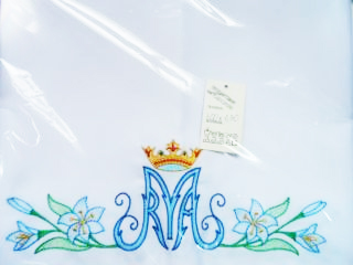 Vyšívaný obrus 335x130 (Marian) - 53428