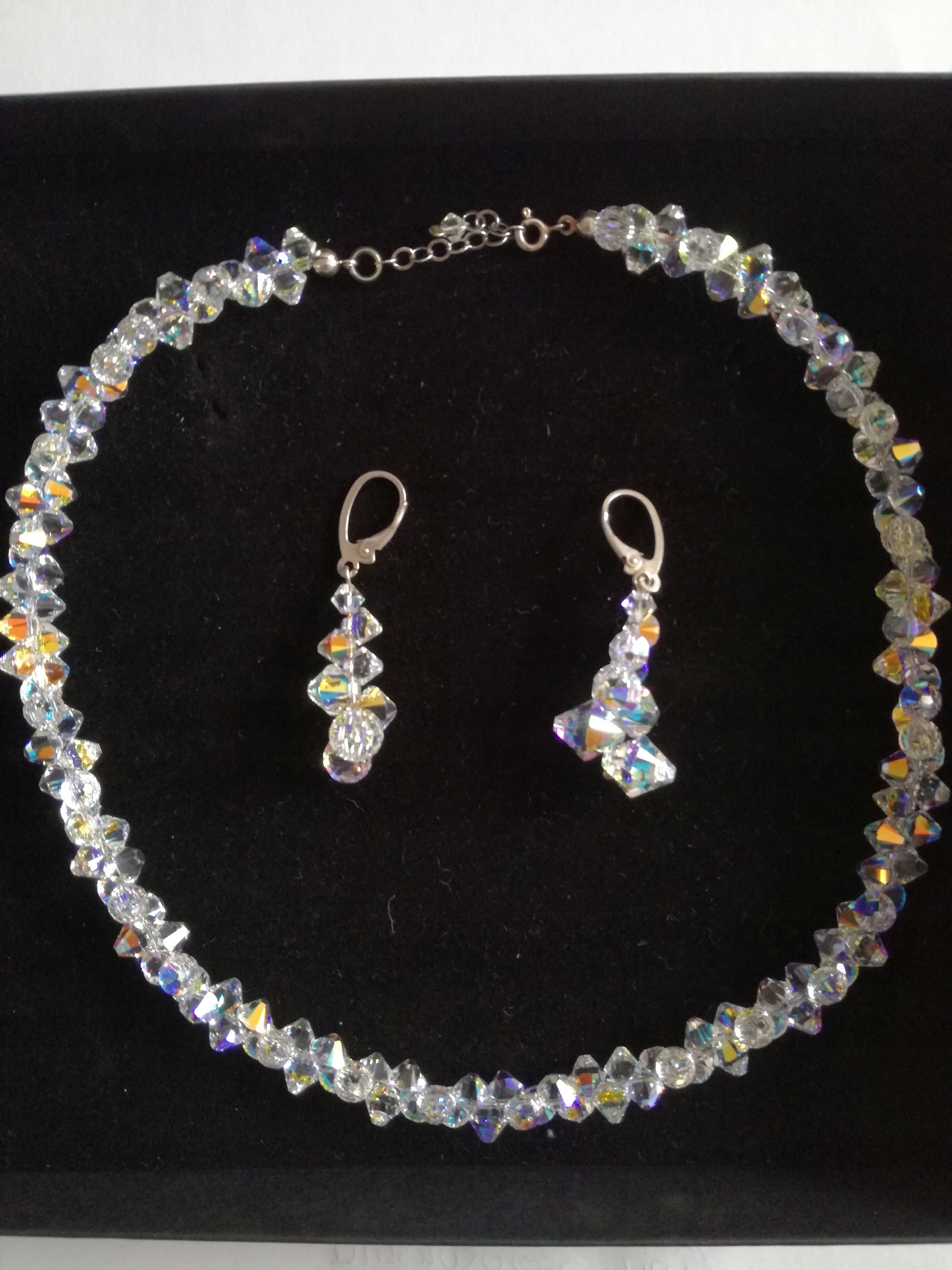 Irizujúci náhrdelník s kryštálmi Swarovski ŠANCE!