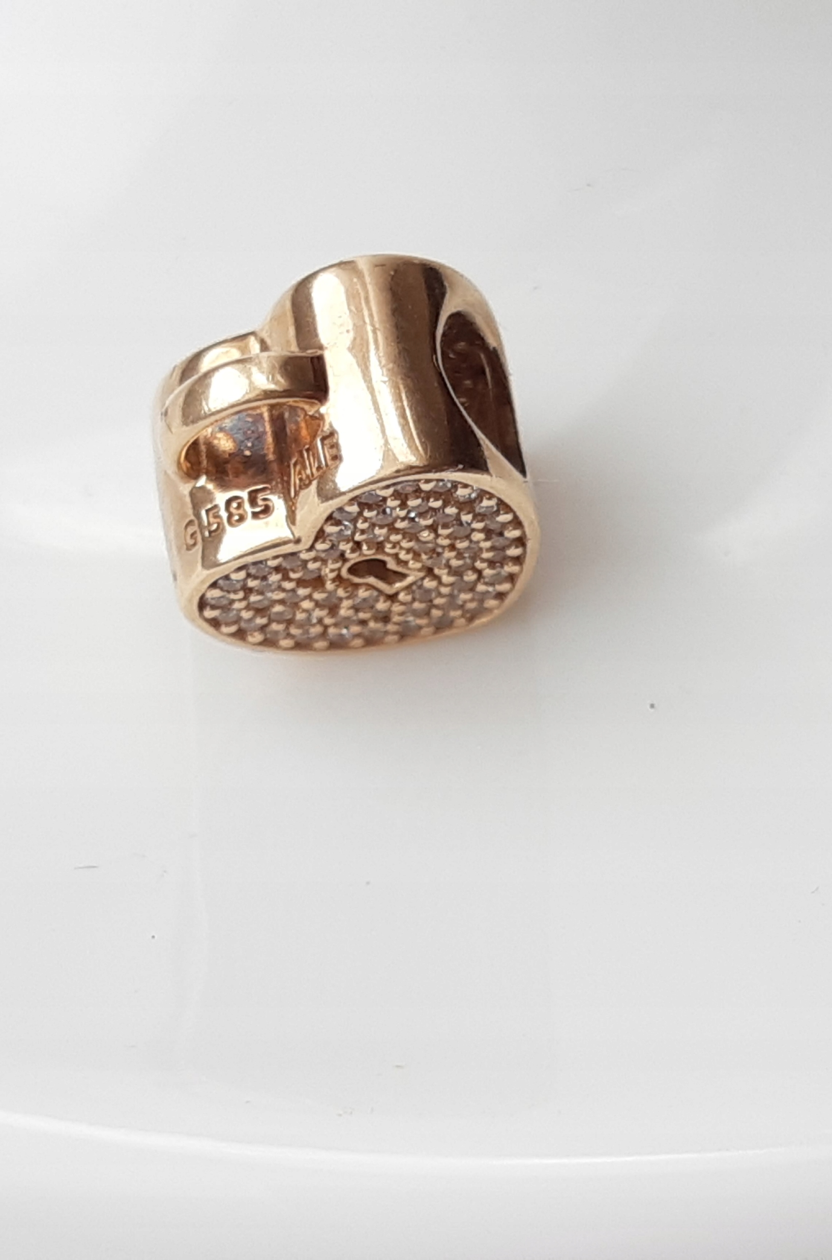 Pandora Charms Gold 585 visiaci zámok - kľúč