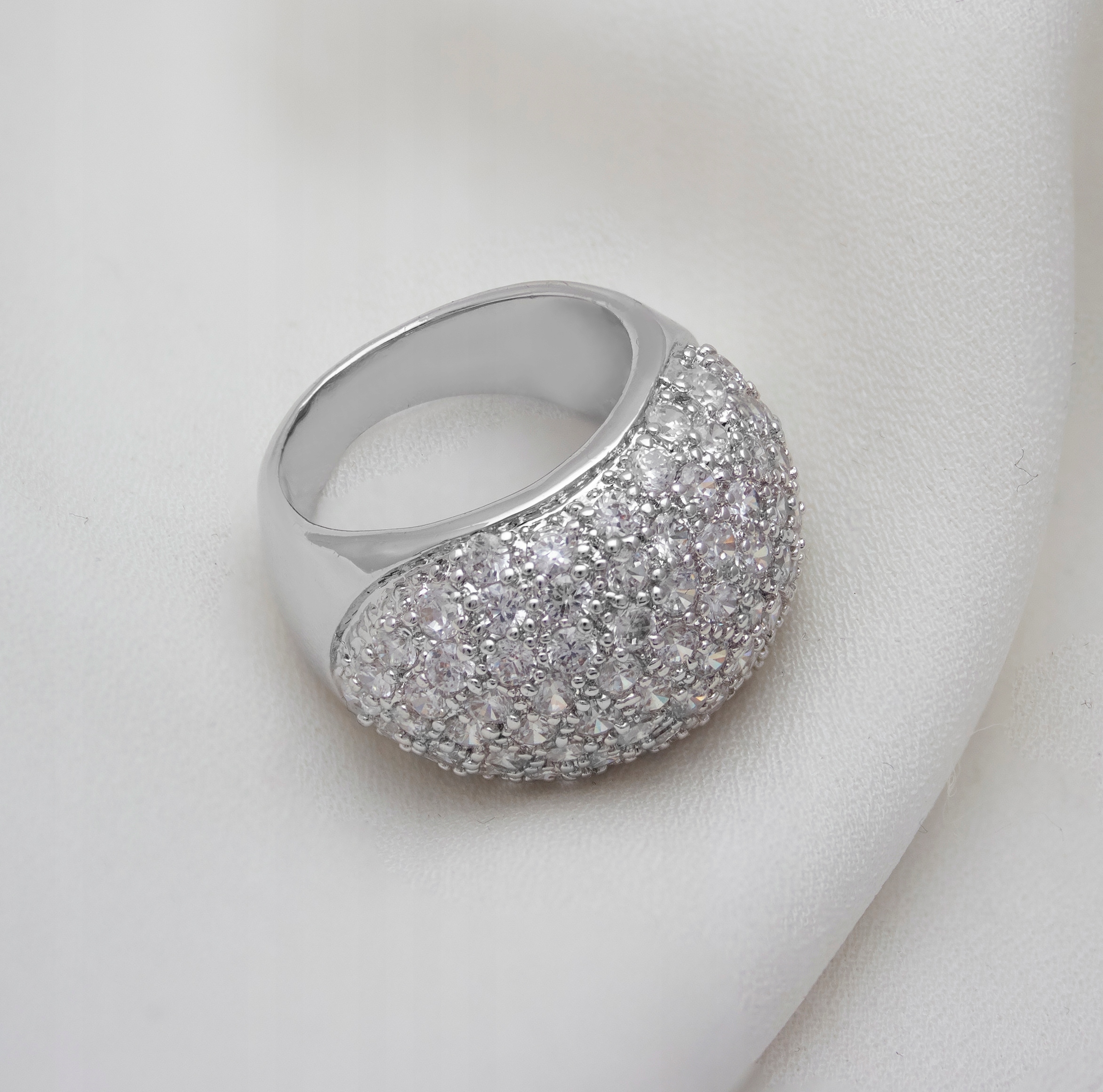 Ukázalo sa, že BIG RICH ZIRCONIA RING SILVER bol