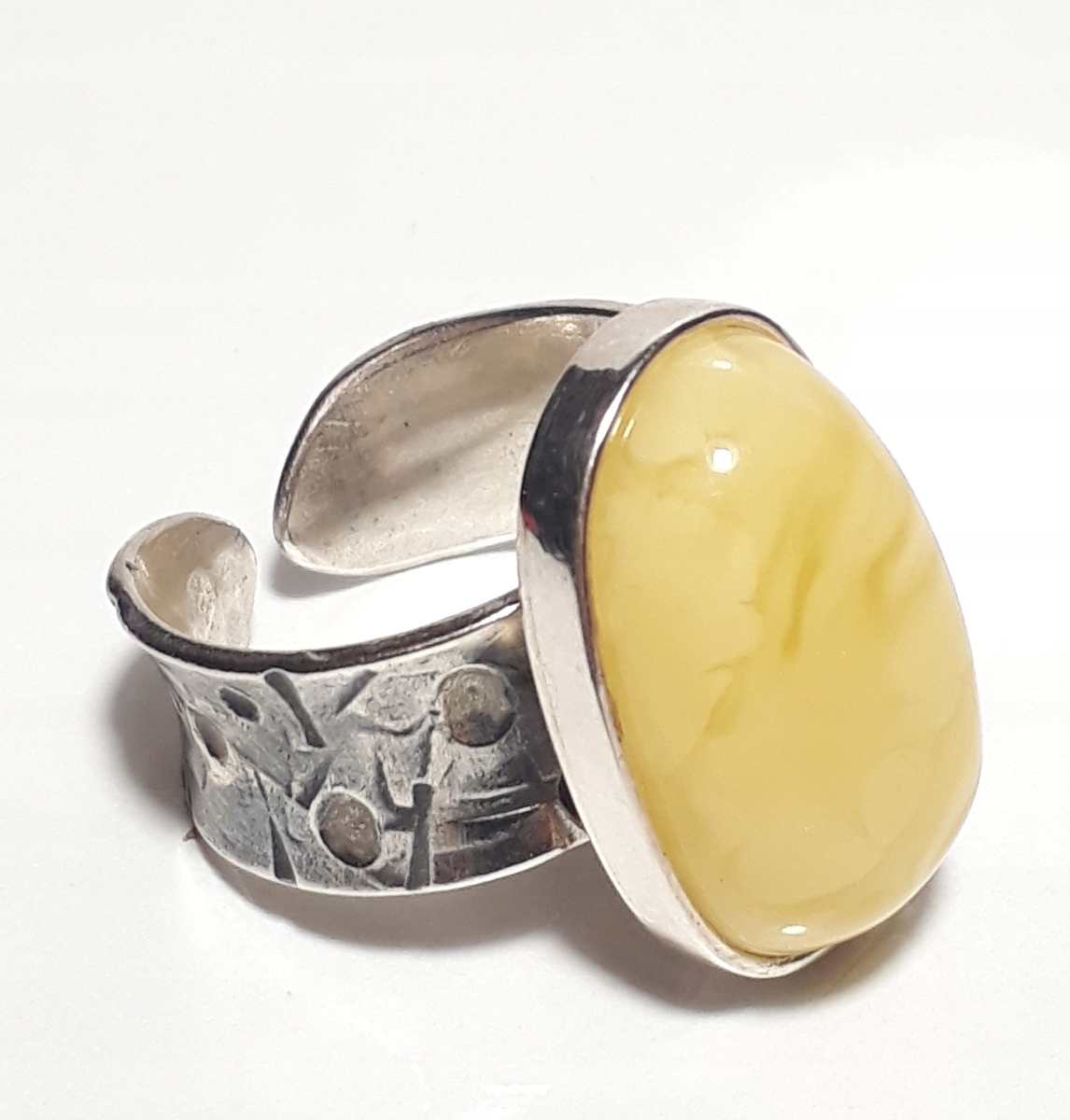 PRÍRODNÝ STRIEBORNÝ PRSTEŇ AMBER REG