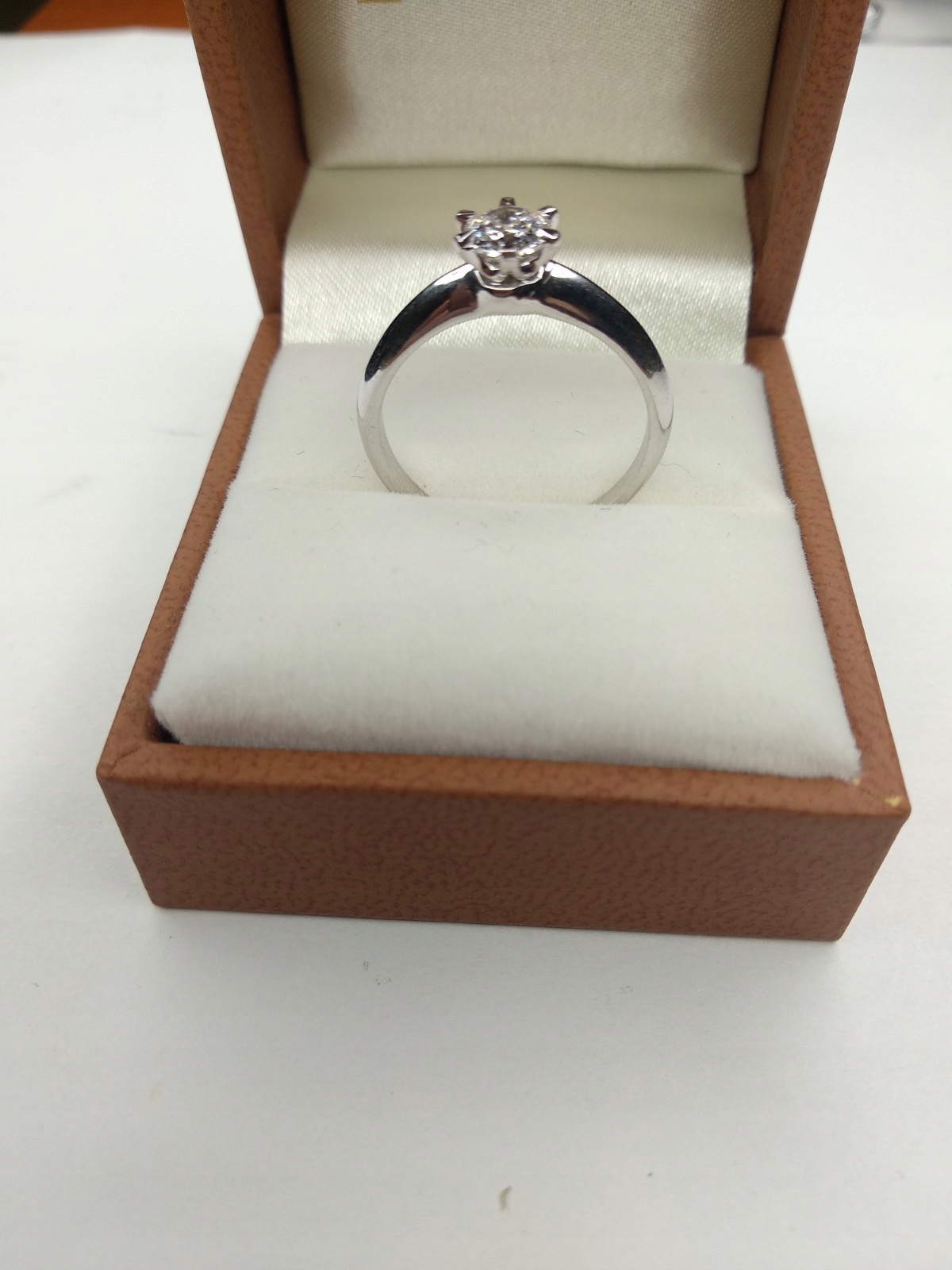 1ct H BRYLANT CERT IGI DIAMOND RING