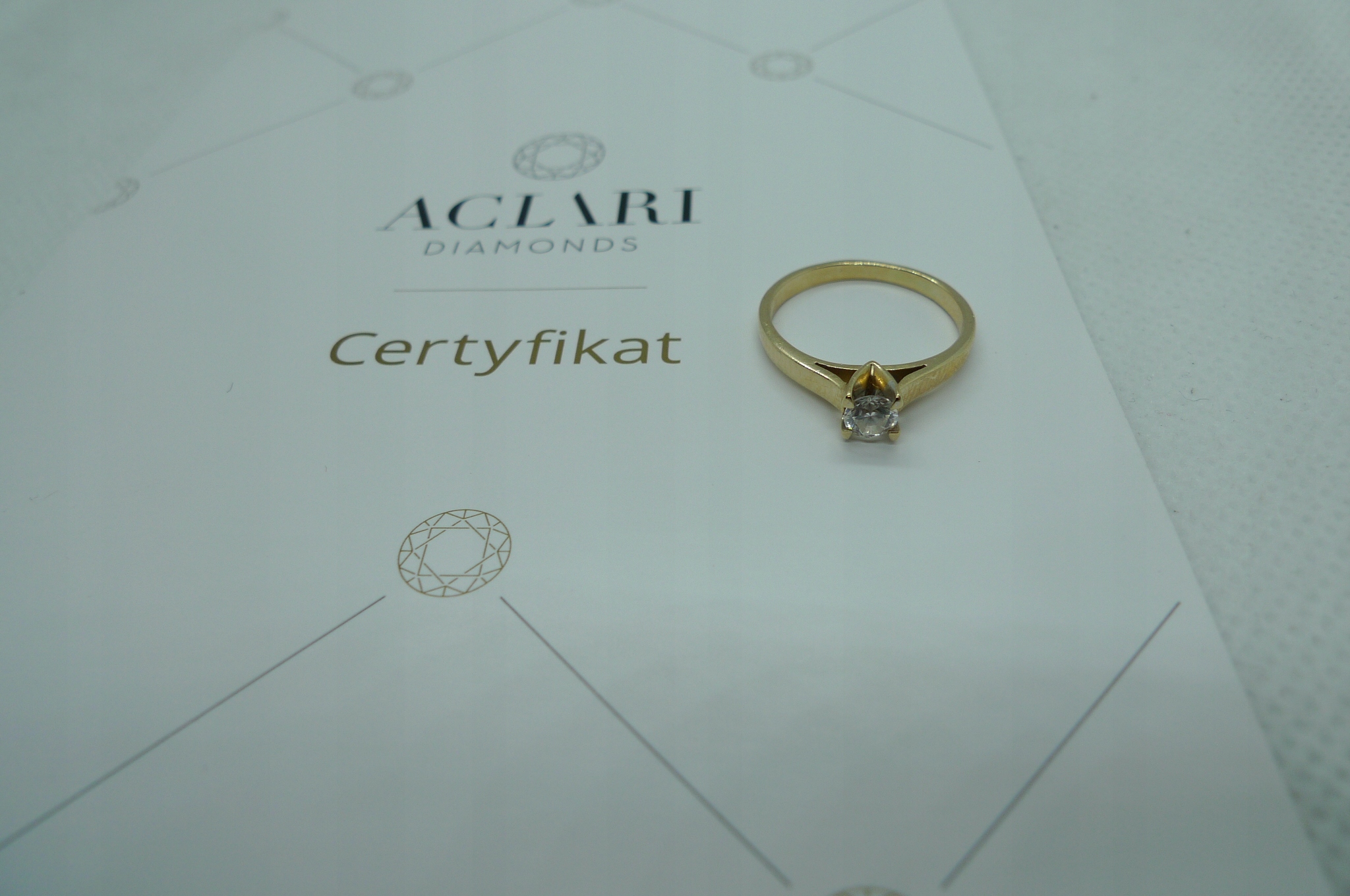 Kruh vybavenia s diamantom 0,27Ct aclari