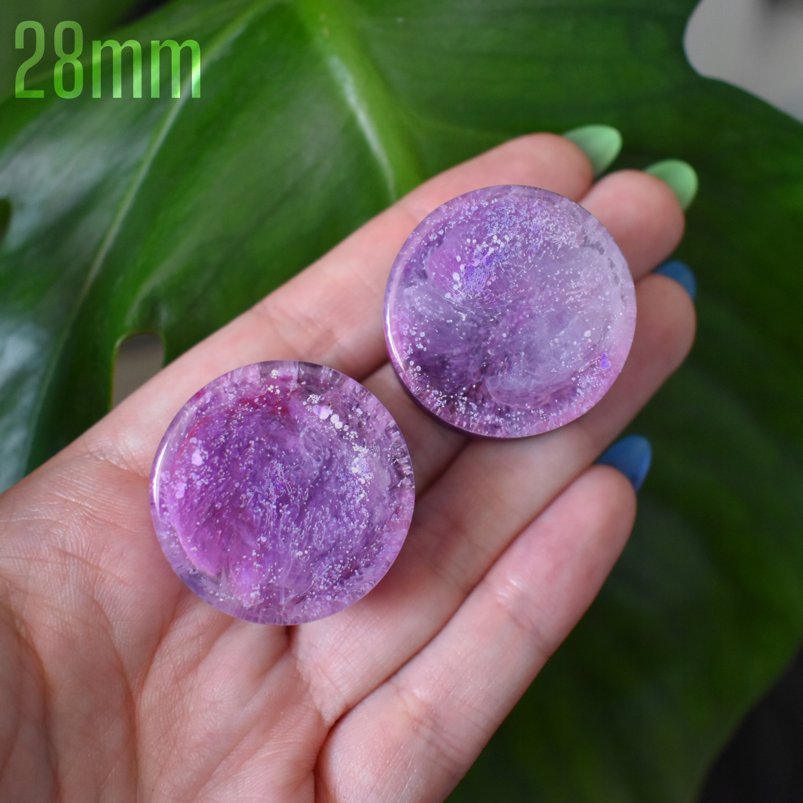 Pár 28 mm tunelových zástrčiek z fialovej živice
