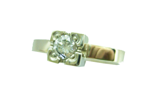 Krásny zlatý prsteň s diamantmi! 0,20 ct