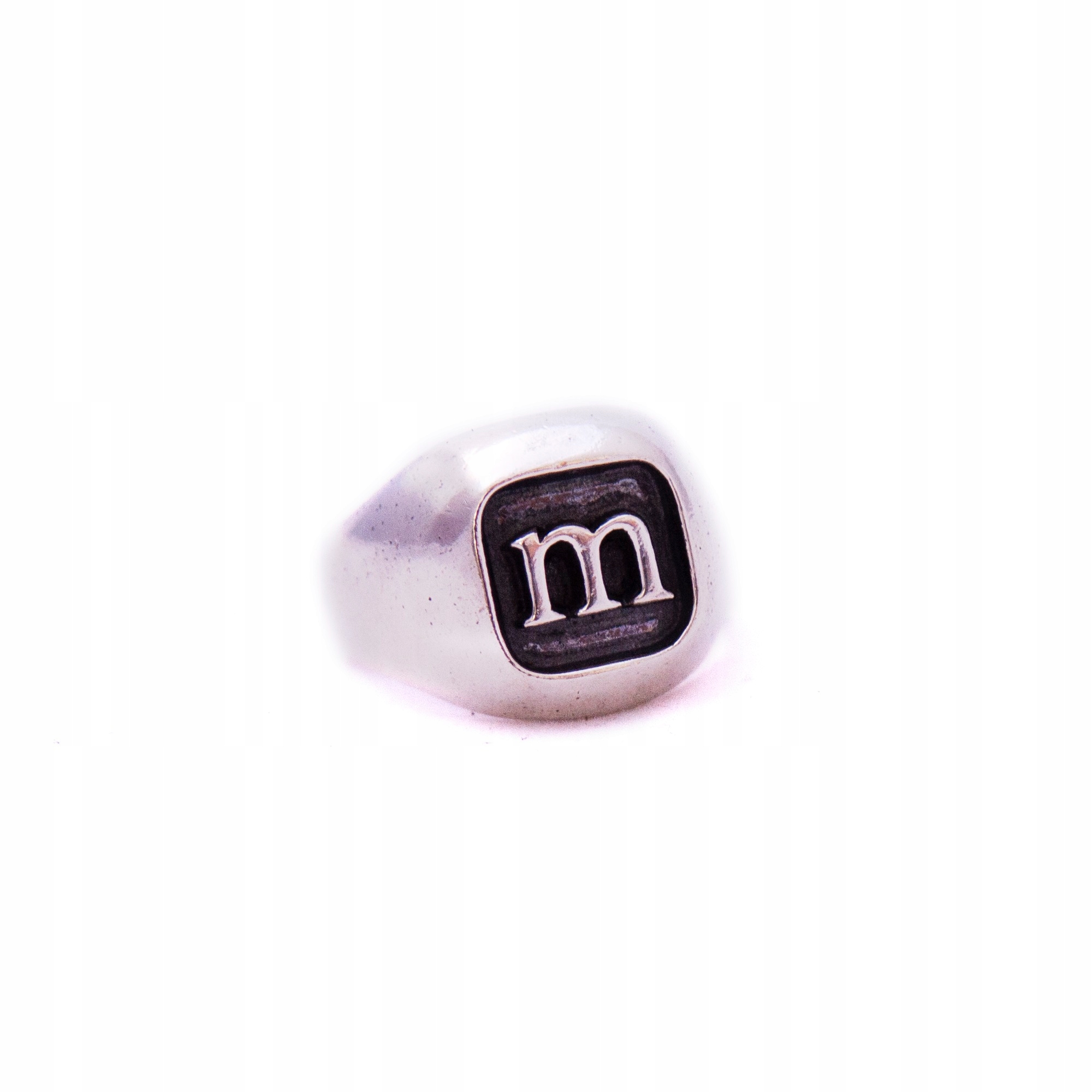 "M" prsteň strieborný Zahario