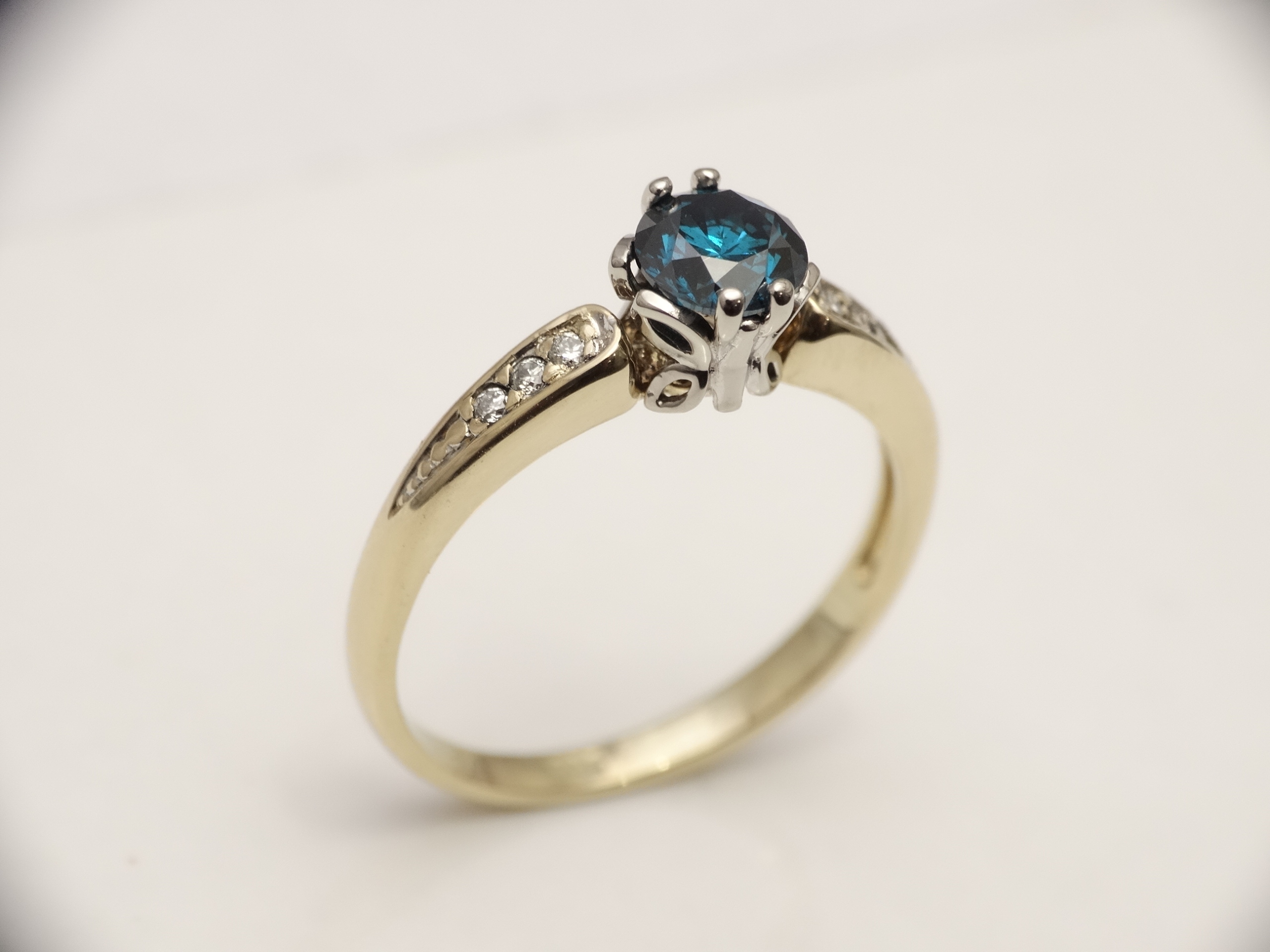 Prsteň 585 BLUE DIAMOND BRILLIANT 0,59 CT