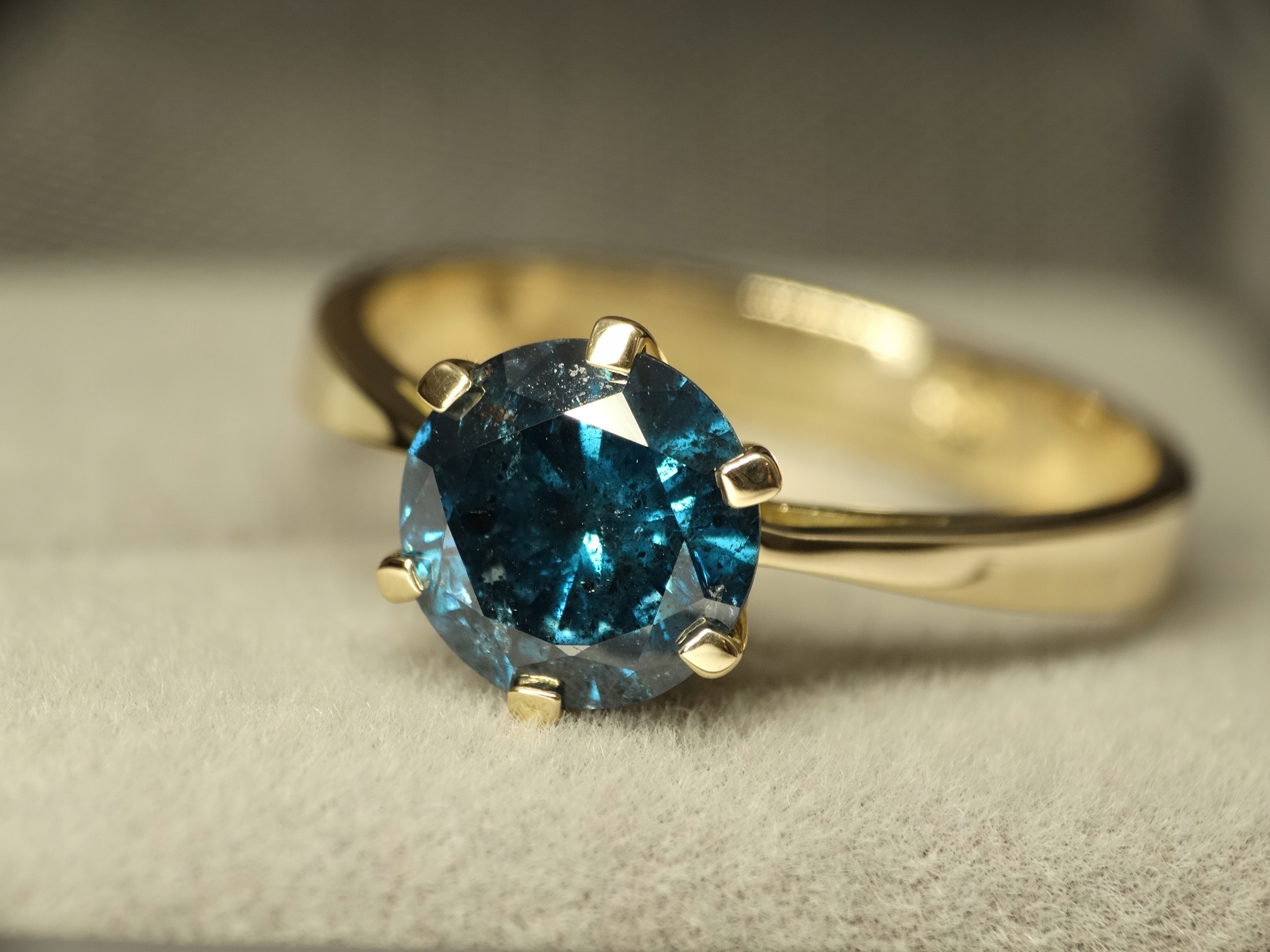 Prsteň 585 Diamond Blue Diamond 1,92 CT