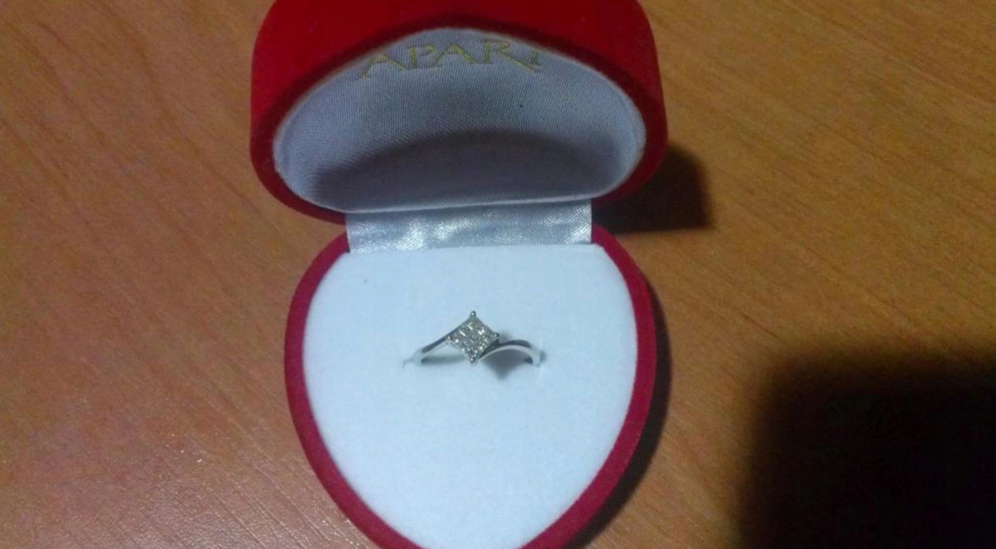 Prsteň APART s 0,22 ct diamantmi NOVINKA, veľkosť 14