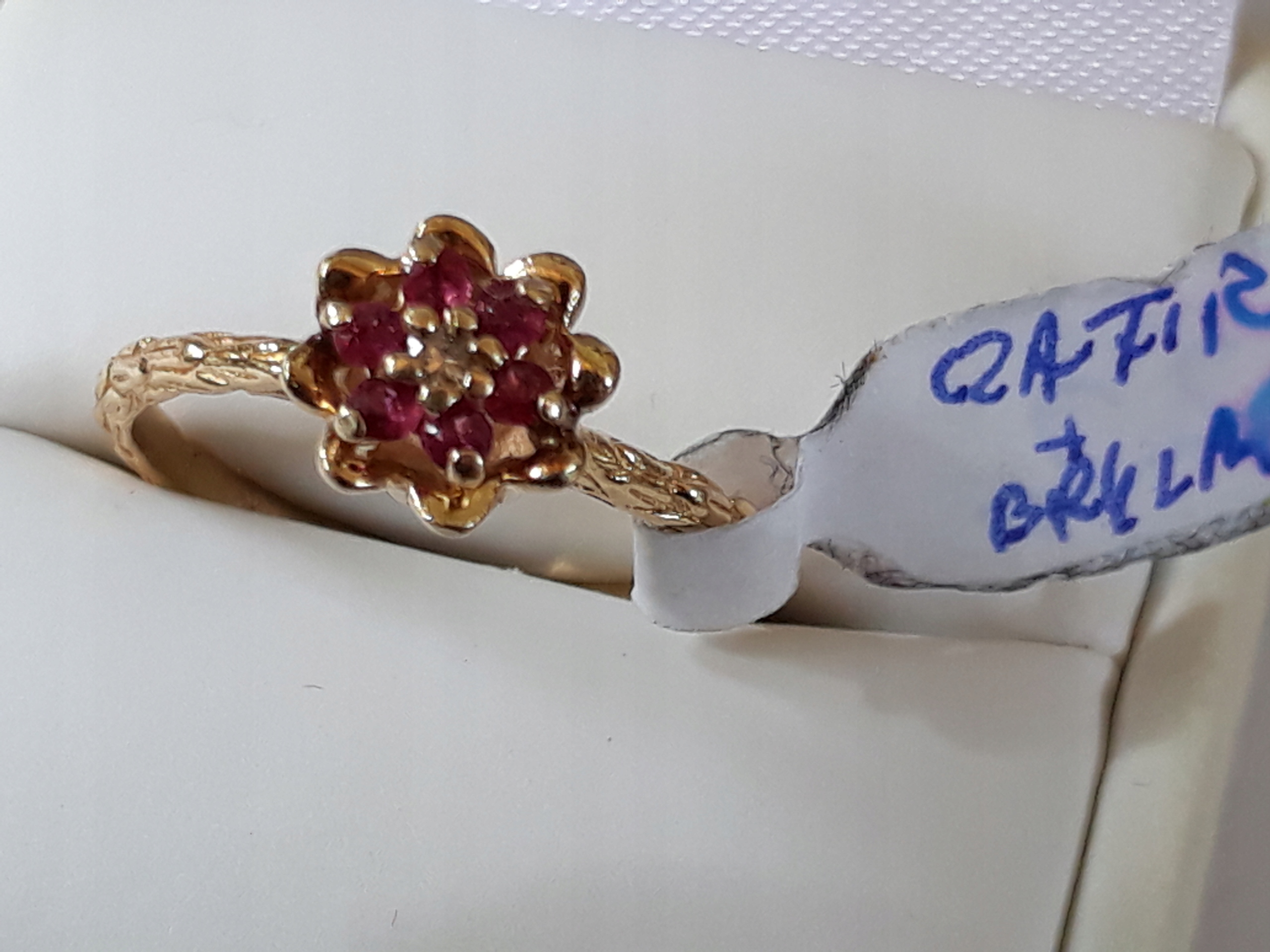 Diamantový krúžok a rubíny 0,25 ct
