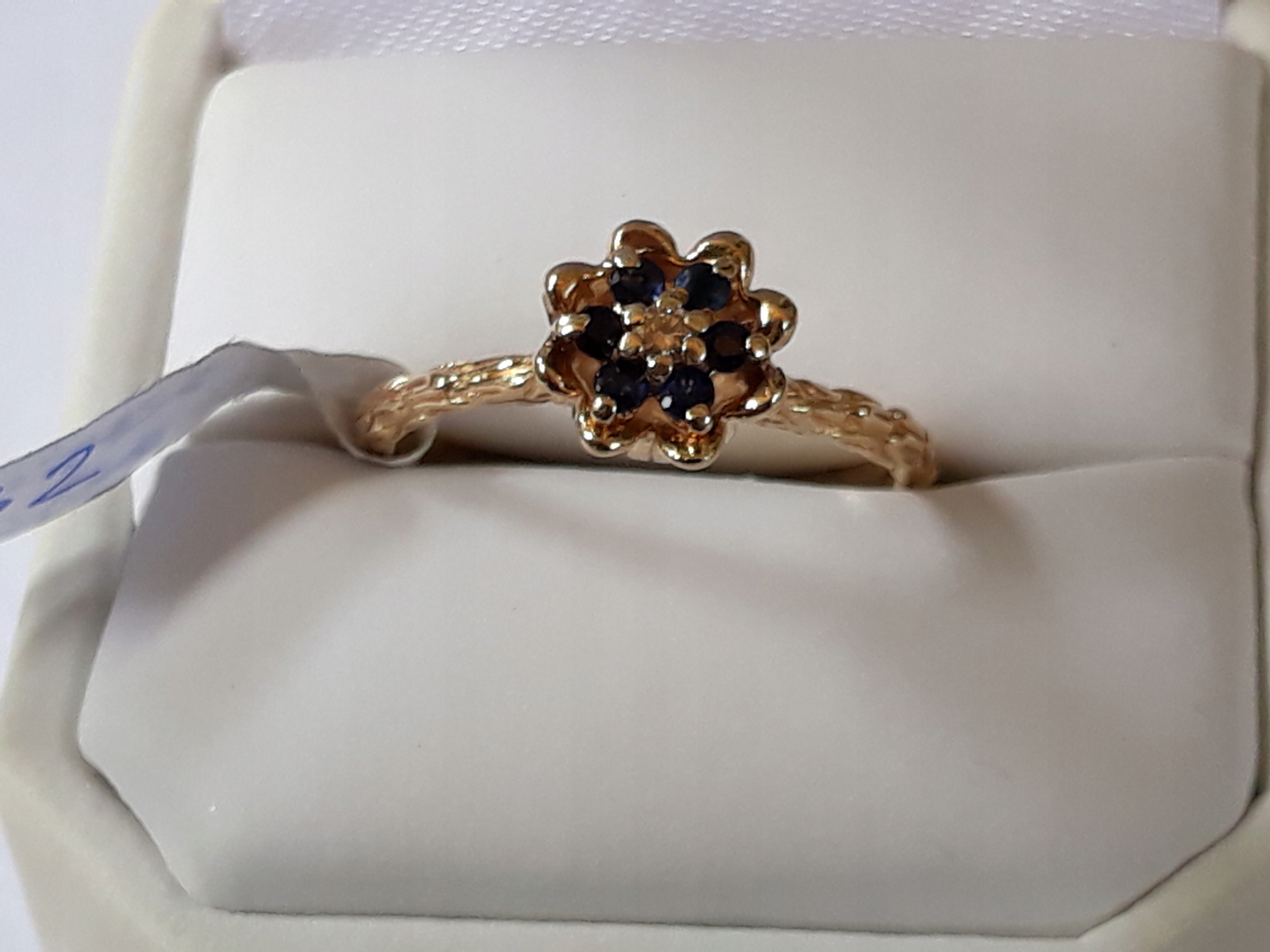 Diamantový a zafírový prsteň 0,24 ct