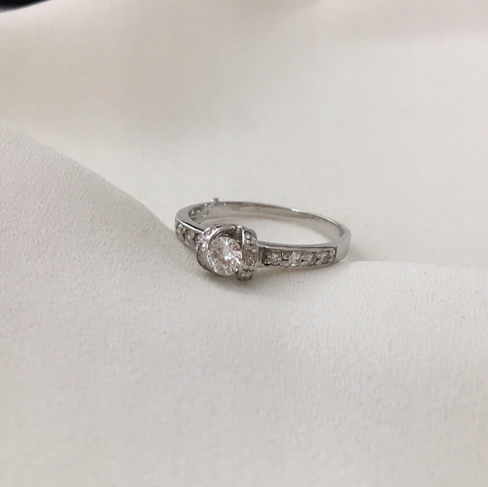 Biele zlato prsteň s diamantmi 0,44ct
