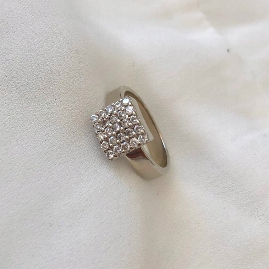 Prsteň z bieleho zlata s diamantmi 0,50 ct